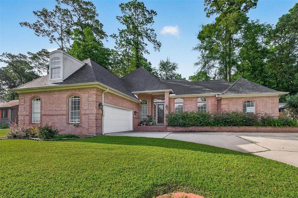 174 Park Way, Conroe, TX 77356