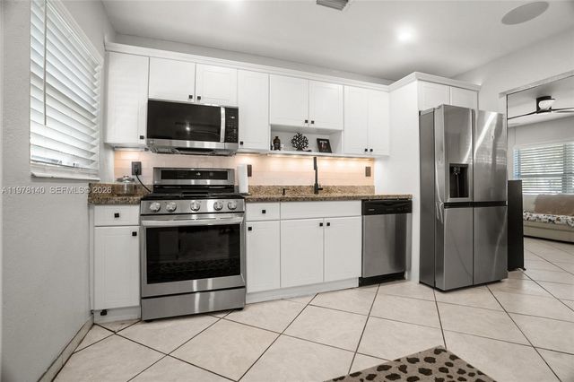 5324 NE 3rd Ter, Oakland Park, FL 33334