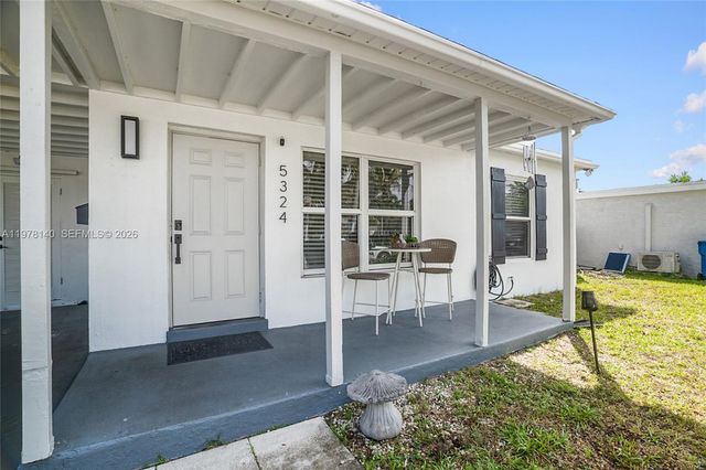 5324 NE 3rd Ter, Oakland Park, FL 33334