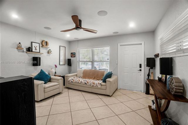 5324 NE 3rd Ter, Oakland Park, FL 33334