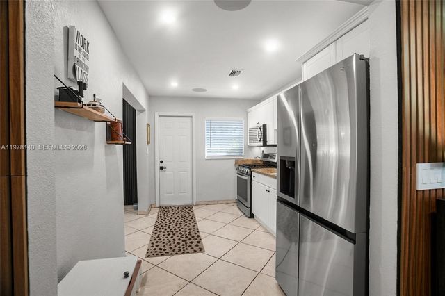 5324 NE 3rd Ter, Oakland Park, FL 33334