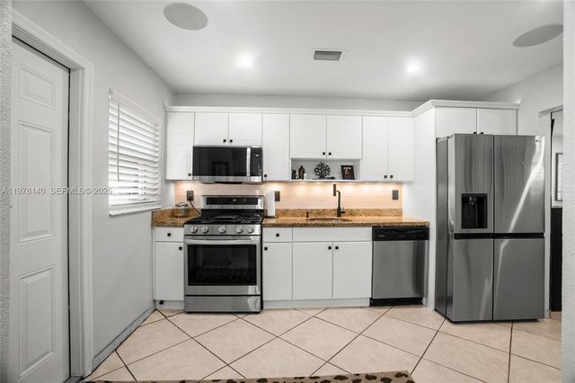 5324 NE 3rd Ter, Oakland Park, FL 33334