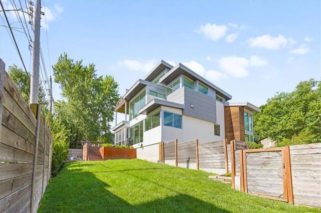 4601 Mercier Street, Kansas City, MO 64112