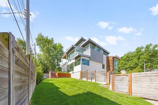4601 Mercier Street, Kansas City, MO 64112