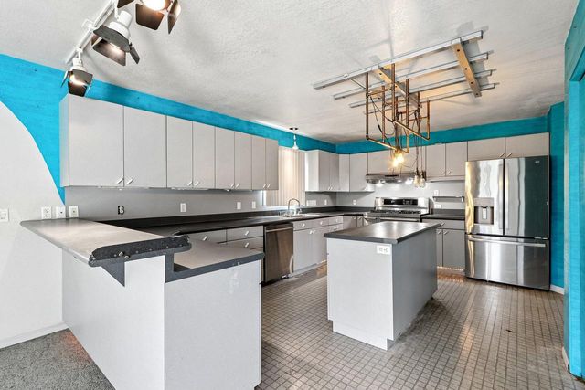W151S9940 Thode DRIVE, Muskego, WI 53150