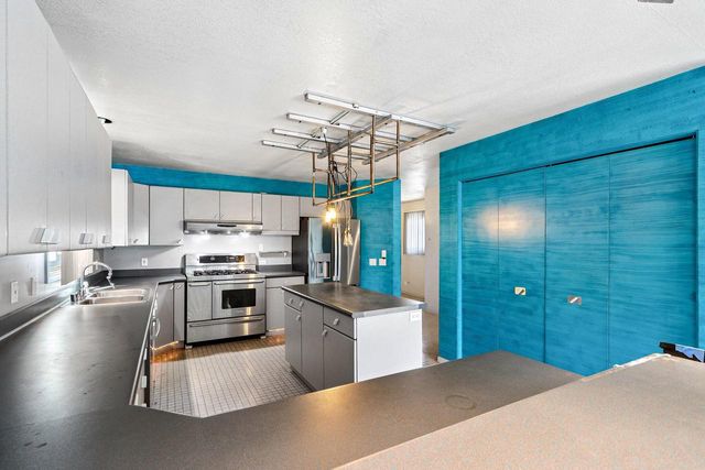 W151S9940 Thode DRIVE, Muskego, WI 53150