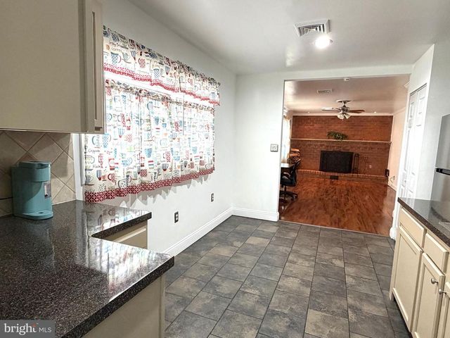 9 WARDOR AVE, New Castle, DE 19720