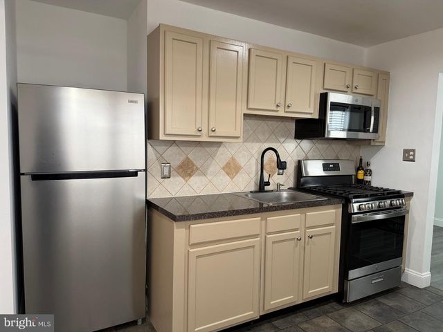 9 WARDOR AVE, New Castle, DE 19720