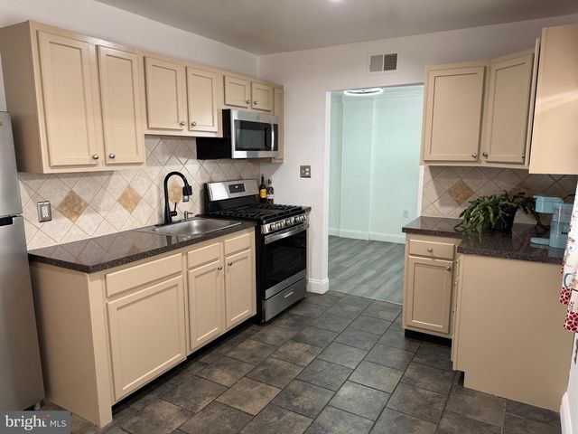 9 WARDOR AVE, New Castle, DE 19720