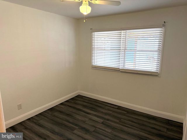 9 WARDOR AVE, New Castle, DE 19720