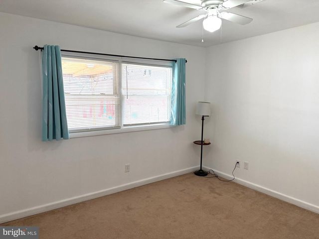 9 WARDOR AVE, New Castle, DE 19720