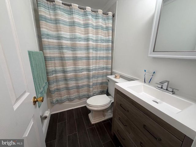 9 WARDOR AVE, New Castle, DE 19720