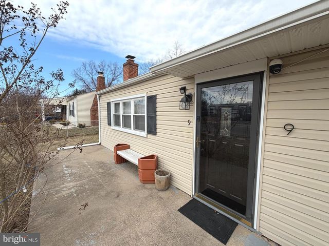 9 WARDOR AVE, New Castle, DE 19720