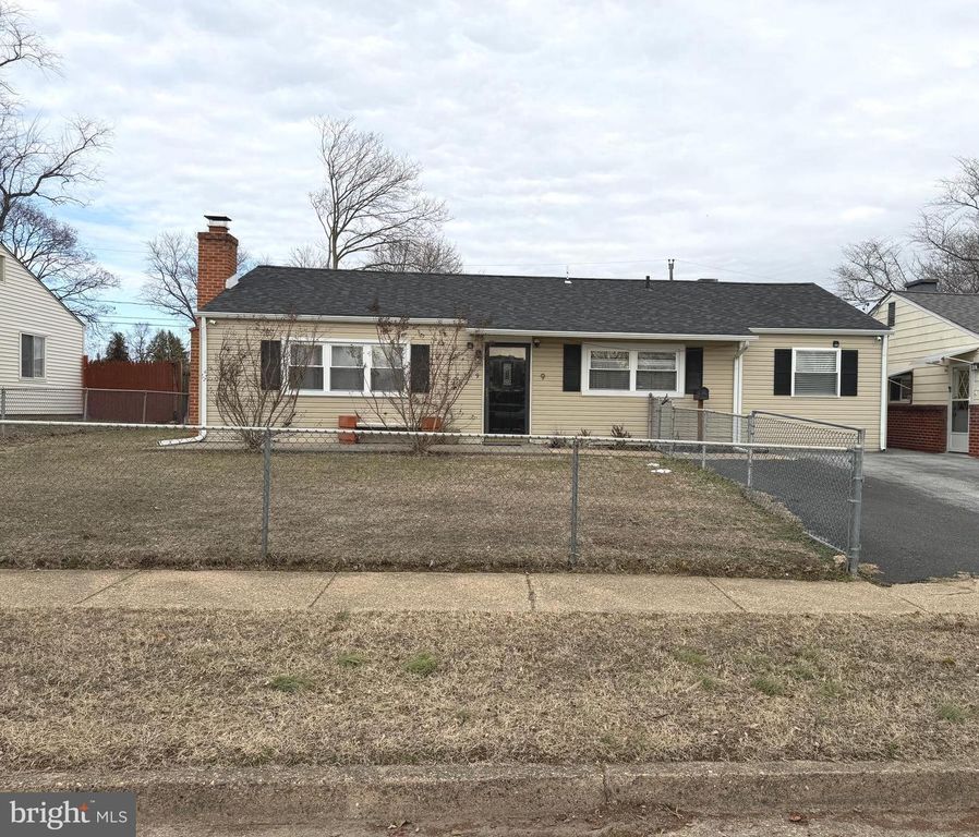 9 WARDOR AVE, New Castle, DE 19720