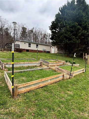 120 Ivy Green Lane, Lowgap, NC 27024