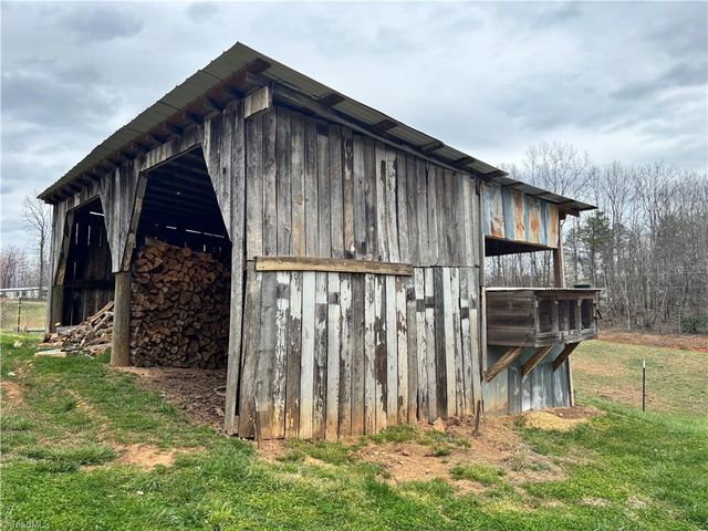 120 Ivy Green Lane, Lowgap, NC 27024