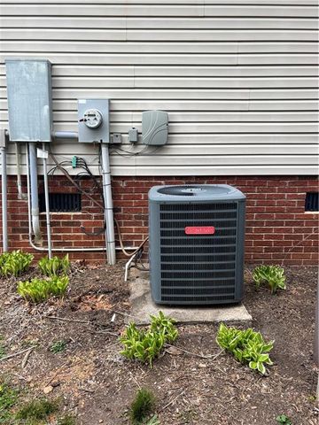 120 Ivy Green Lane, Lowgap, NC 27024