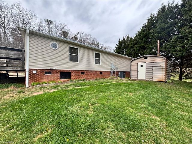 120 Ivy Green Lane, Lowgap, NC 27024