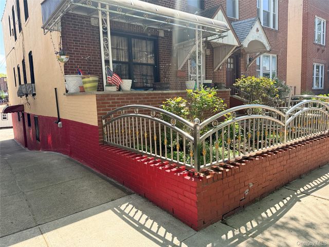 5017 41st Street 2, Sunnyside, NY 11104