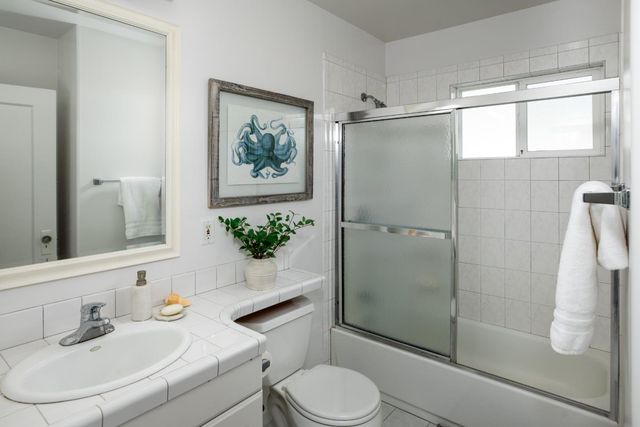 1344 Magnolia Avenue, San Carlos, CA 94070