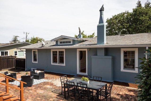 1344 Magnolia Avenue, San Carlos, CA 94070