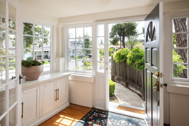 1344 Magnolia Avenue, San Carlos, CA 94070