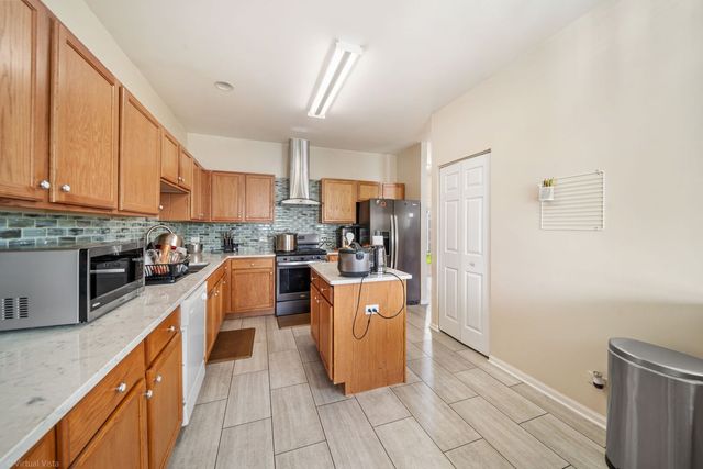2026 Juniper Court, Glendale Heights, IL 60139