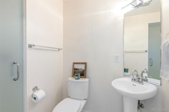 1470 S Quebec Way 123, Denver, CO 80231