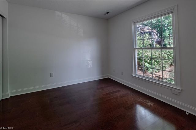2696 Saint Johns Place, Winston-salem, NC 27106