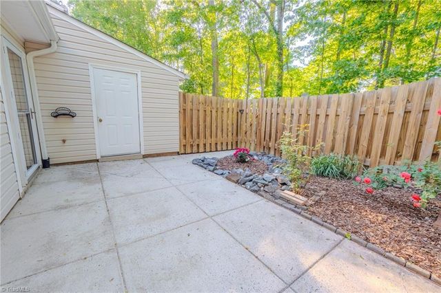 2696 Saint Johns Place, Winston-salem, NC 27106