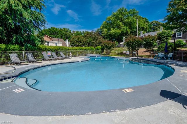 2696 Saint Johns Place, Winston-salem, NC 27106