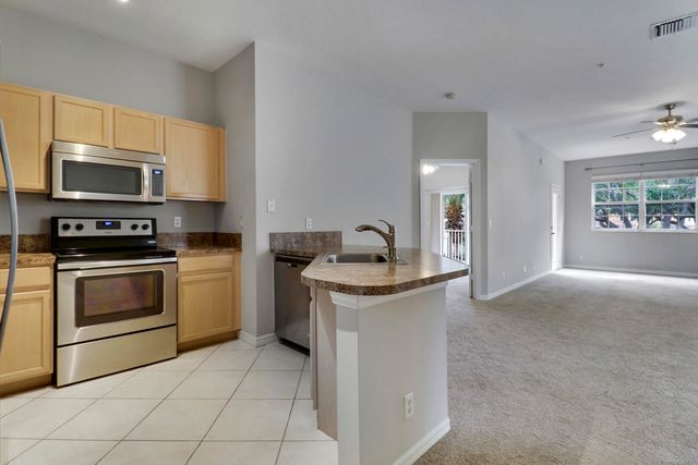 104 Lighthouse Circle H-2, Tequesta, FL 33469