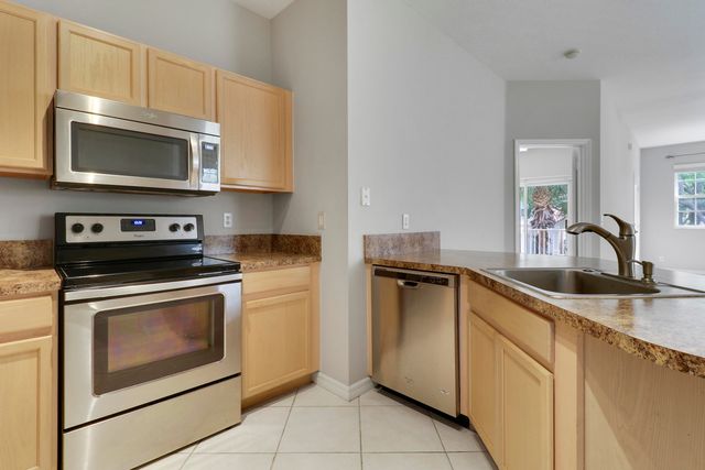 104 Lighthouse Circle H-2, Tequesta, FL 33469