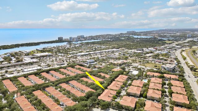 104 Lighthouse Circle H-2, Tequesta, FL 33469