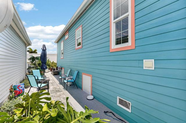 946 Nettles Boulevard, Jensen Beach, FL 34957