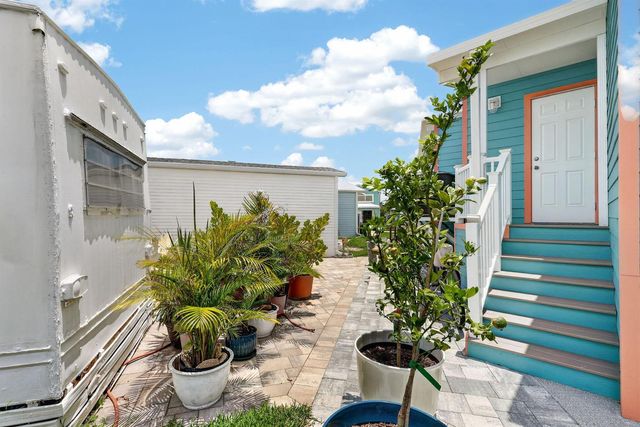 946 Nettles Boulevard, Jensen Beach, FL 34957