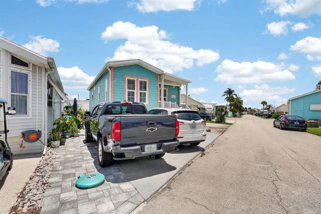 946 Nettles Boulevard, Jensen Beach, FL 34957