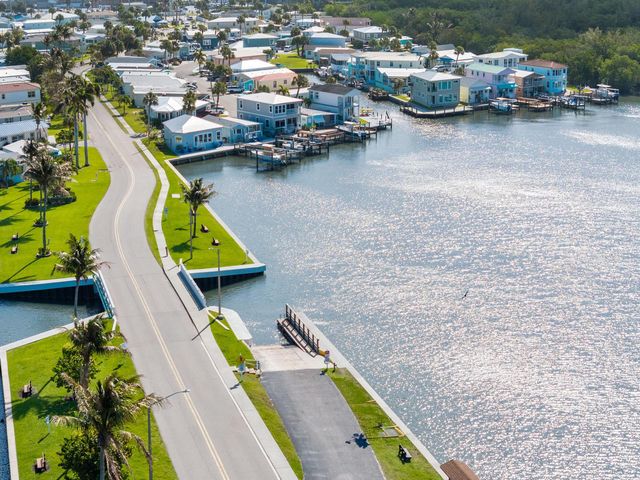 946 Nettles Boulevard, Jensen Beach, FL 34957