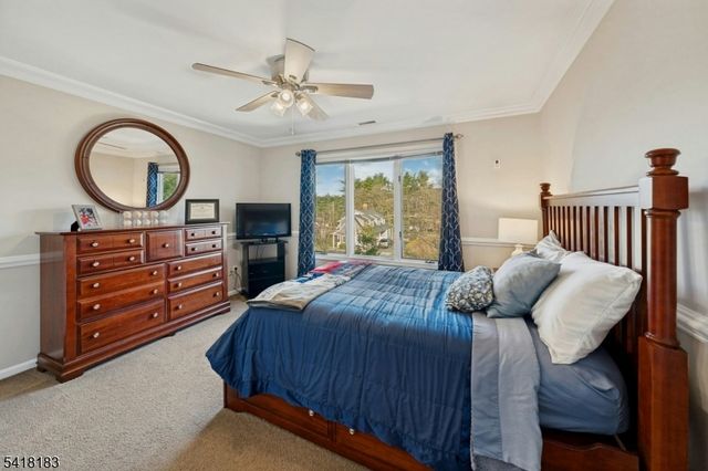 1 Laurel Ct, Oakland Boro, NJ 07436