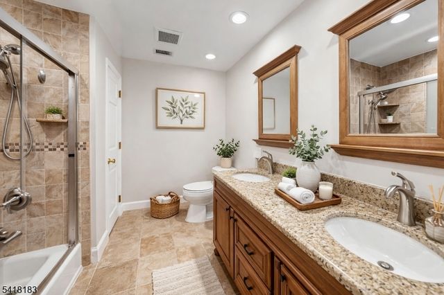 1 Laurel Ct, Oakland Boro, NJ 07436