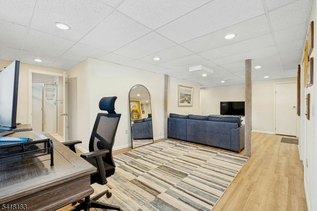 1 Laurel Ct, Oakland Boro, NJ 07436