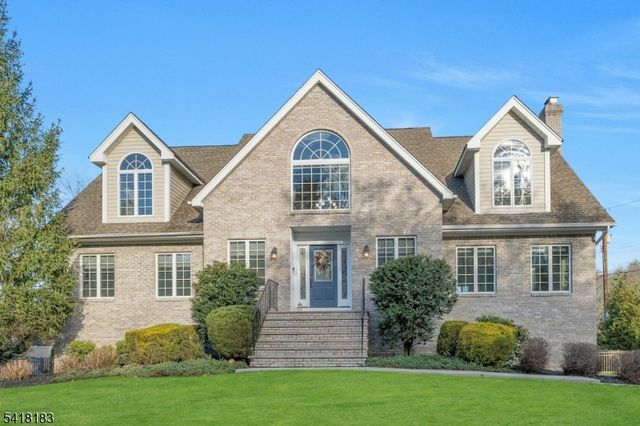 1 Laurel Ct, Oakland Boro, NJ 07436