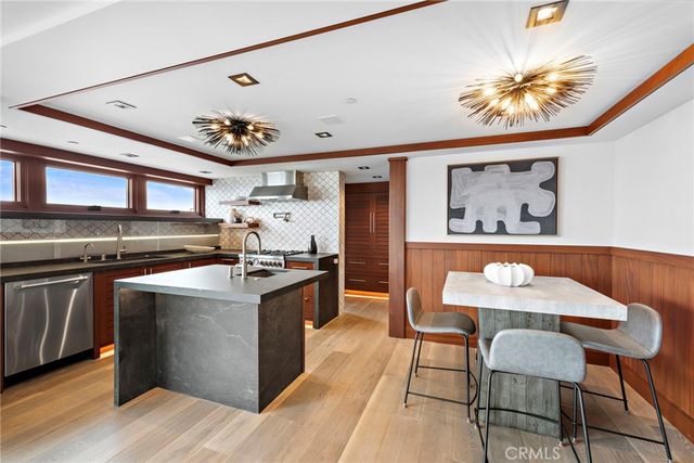 31678 Seacliff Drive, Laguna Beach, CA 92651