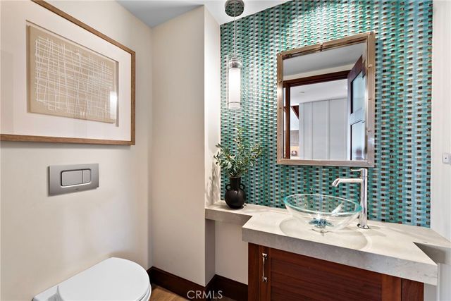 31678 Seacliff Drive, Laguna Beach, CA 92651