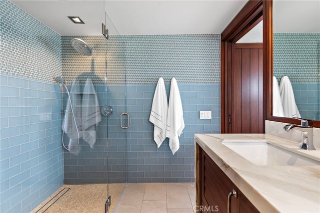 31678 Seacliff Drive, Laguna Beach, CA 92651