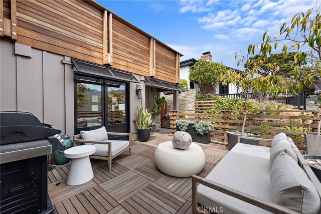 31678 Seacliff Drive, Laguna Beach, CA 92651