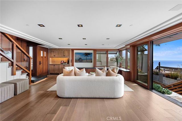 31678 Seacliff Drive, Laguna Beach, CA 92651