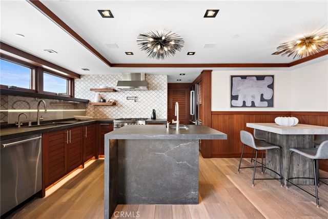 31678 Seacliff Drive, Laguna Beach, CA 92651