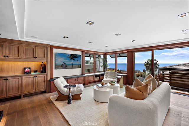 31678 Seacliff Drive, Laguna Beach, CA 92651