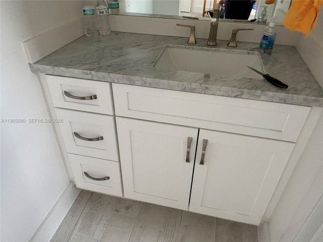 1121 SW 122 AV 414, Miami, FL 33184